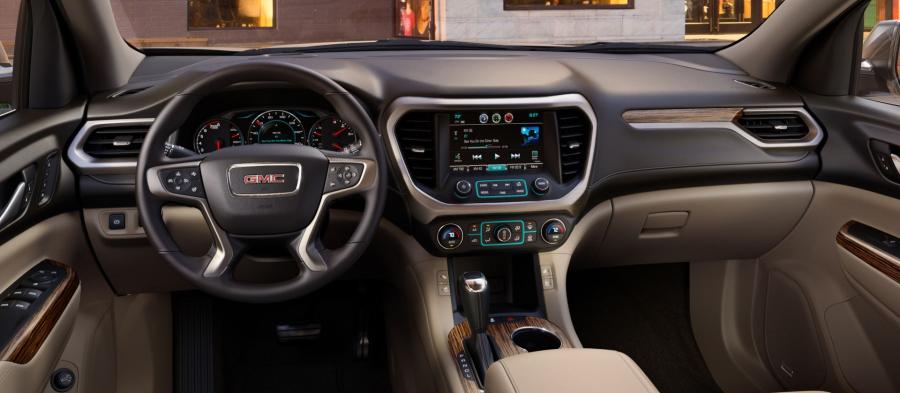 Торпедо GMC Acadia Denali 2016 года  (фото 28 из 33)